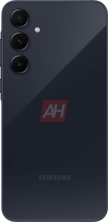 Samsung Galaxy A55 v černé barvě na tiskovém snímku