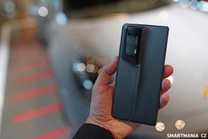 Honor Magic V2 Porsche design