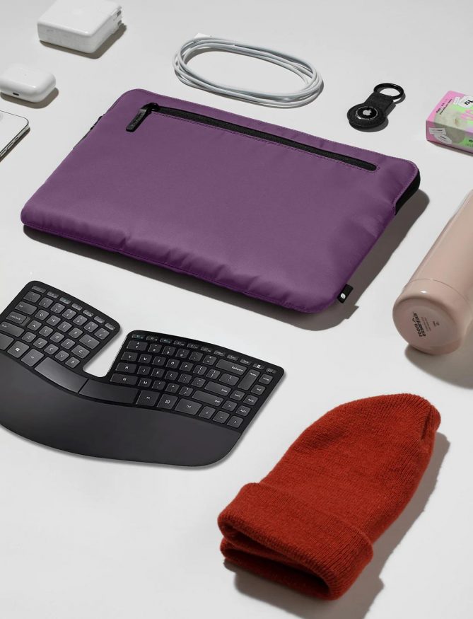 Příslušenství od Microsoftu vyráběné firmou Incase