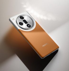 Oppo Find X7 v hnědé barvě