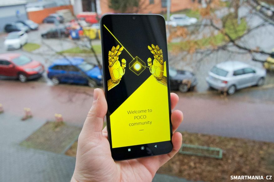 Chytrý telefon Poco C65 v modré barvě Chytrý telefon Poco C65 v modré barvě