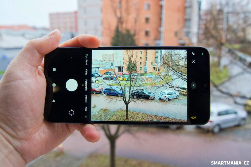 Chytrý telefon Poco C65 v modré barvě Chytrý telefon Poco C65 v modré barvě