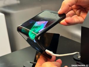Technologické koncepty využívající rolovací a ohebné displeje