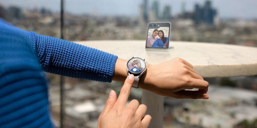 Chytré hodinky Samsung Galaxy Watch 6 a smartphone Z Flip