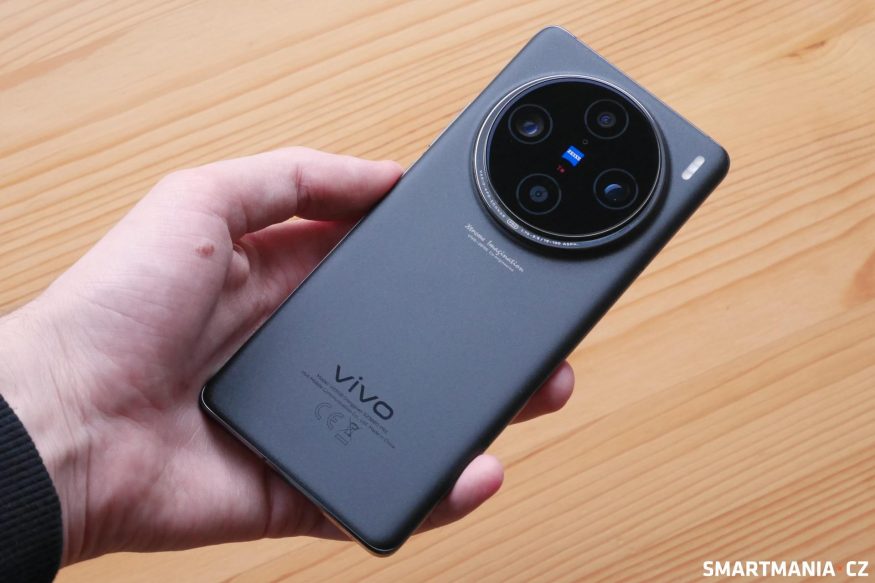 Vivo X100 pro v ruce Vivo X100 pro v ruce