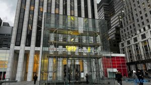 Apple Store na Páté Avenue připravující se na start prodeje Vision Pro