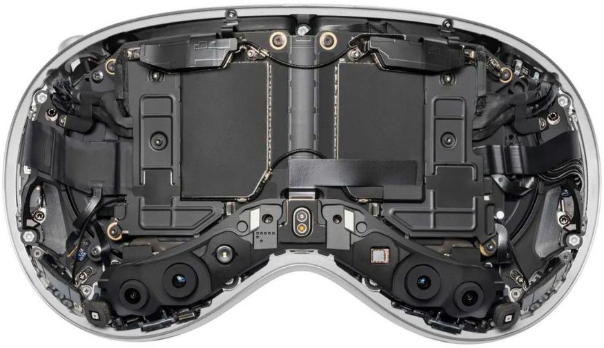 Detailní pohled na vnitřní uspořádání Apple Vision Pro