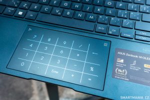 Numerická klávesnice v touchpadu laptopu Asus Zenbook 14 OLED UX3405