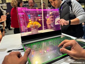 Koncept transparentního notebooku Lenovo