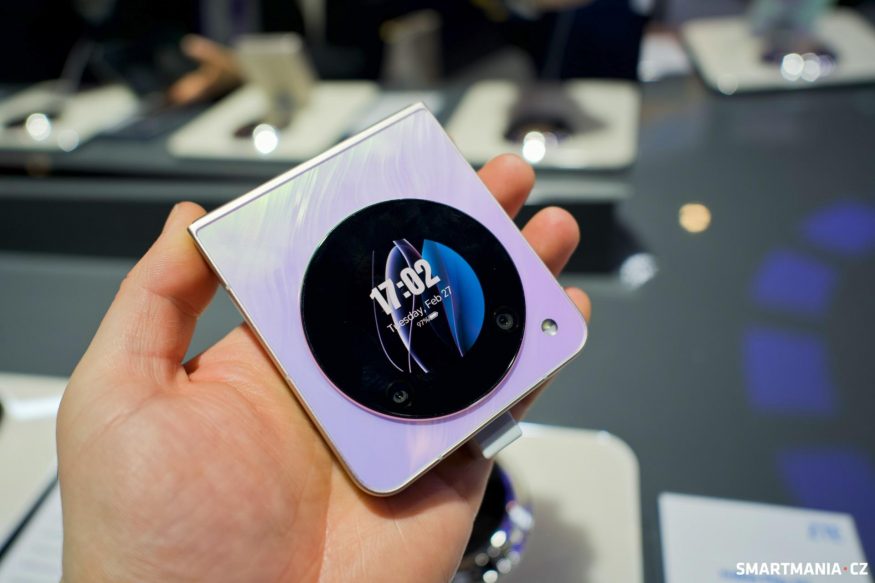 Ohebný smartphone Nubia Flip 5G Ohebný smartphone Nubia Flip 5G