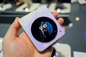 Ohebný smartphone Nubia Flip 5G Ohebný smartphone Nubia Flip 5G