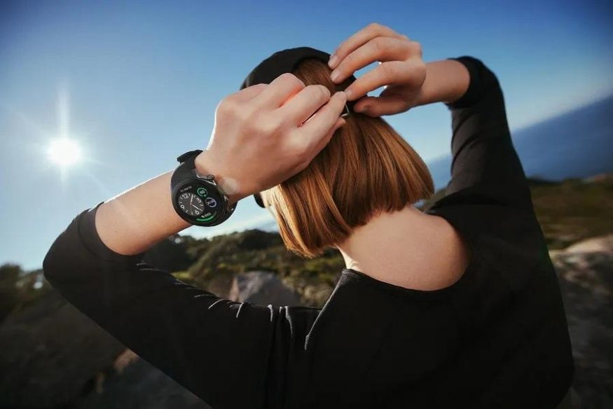 Chytré hodinky OnePlus Watch 2 v černé barvě