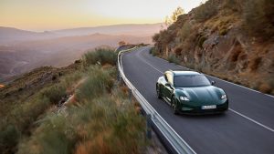 Porsche Taycan Cross Turismo (2024)