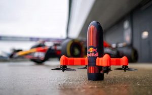 Dron pro sledování Formule 1 od Red Bullu