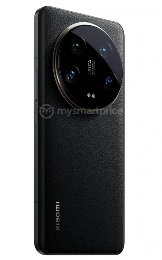 Xiaomi 14 Ultra v černé barvě na tiskovém snímku