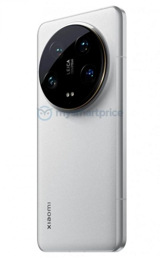 Xiaomi 14 Ultra v bílé barvě na tiskovém snímku
