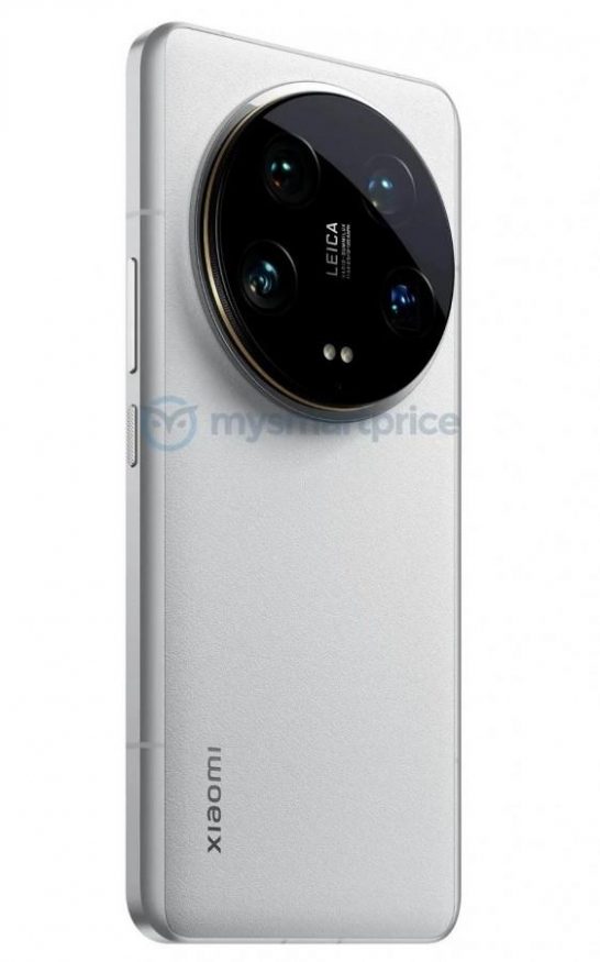 Xiaomi 14 Ultra v bílé barvě na tiskovém snímku