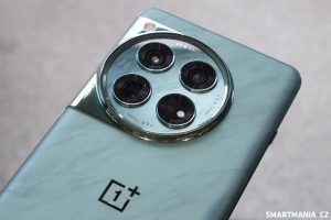 Detail na fotoaparát OnePlus 12