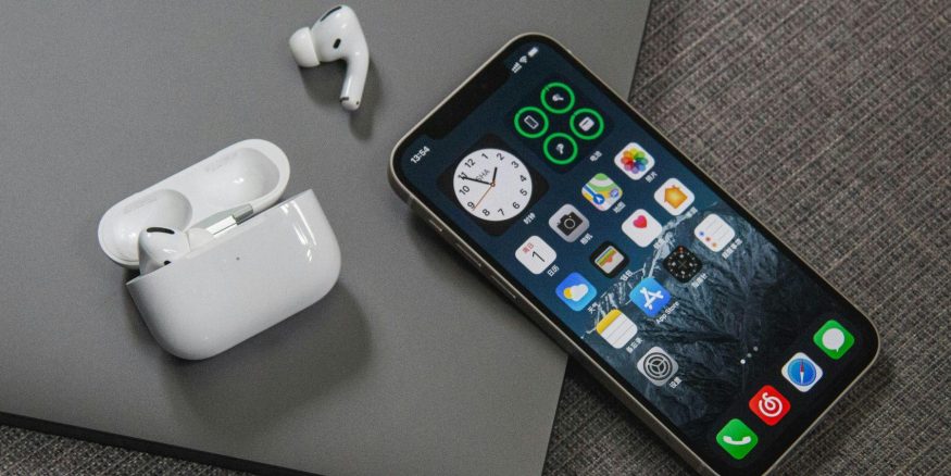 Chytrý telefon Apple iPhone na stylizovaném snímku