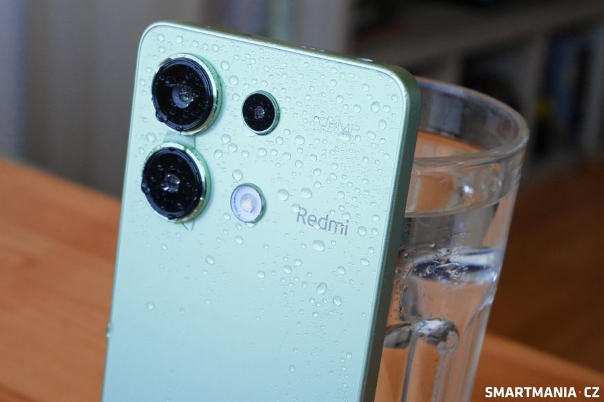 Redmi Note 13 odolá i vodě
