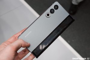 Koncepce rolovacího telefonu Tecno Phantom Ultimate