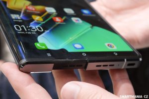 Koncepce rolovacího telefonu Tecno Phantom Ultimate