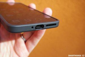 USB-C na spodní straně je nesmrtelná klasika