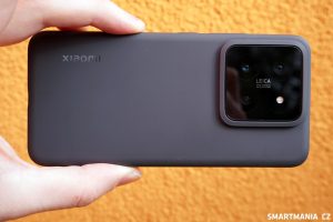Infraport je součástí fotomodulu, už ho nenajdete na horní straně