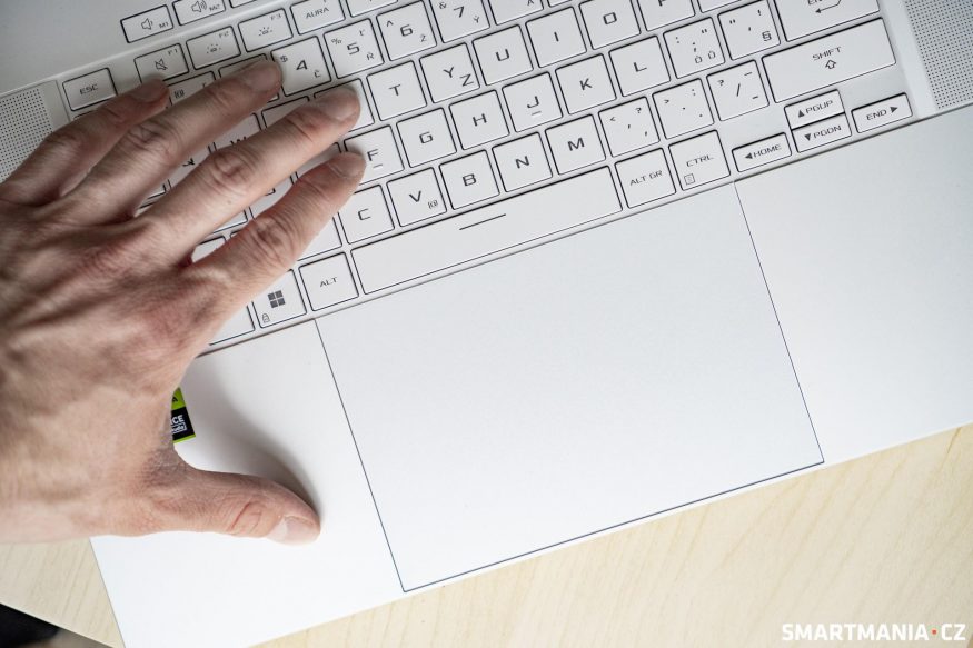 Obrovský touchpad
