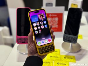 Clicks „navlečená“ na iPhone 15 Pro