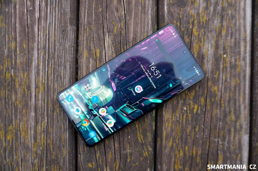 asus zenfone 11 ultra recenze 05 Rozlišením displej Zenfonu neohromí, ale 144 Hz jen tak nějaký mobil nemá