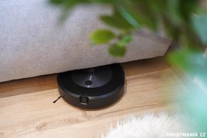 iRobot Combo j5+ během úklidu