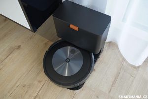 iRobot Combo j5+ s dokovací stanicí