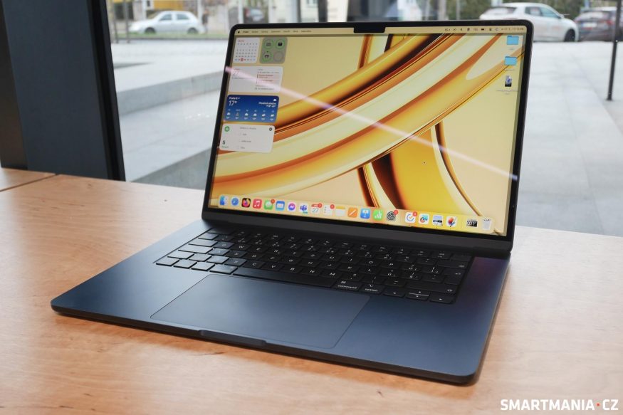 Displej MacBooku Air M3