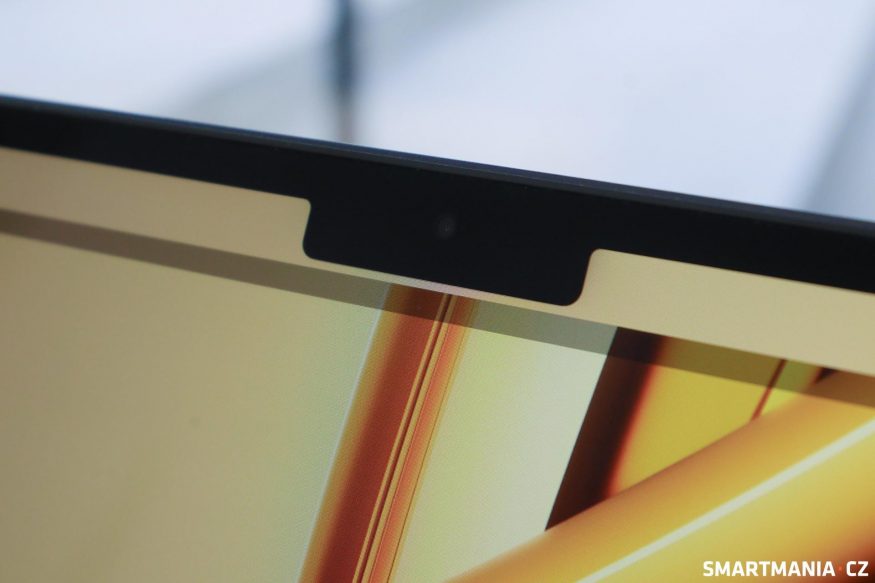 Výřez na displeji nového MacBooku Air M3