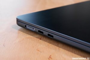 MacBook Air M3 z detailnějšího pohledu