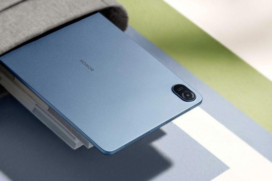 Tablet Honor Pad 8 na propagačním snímku