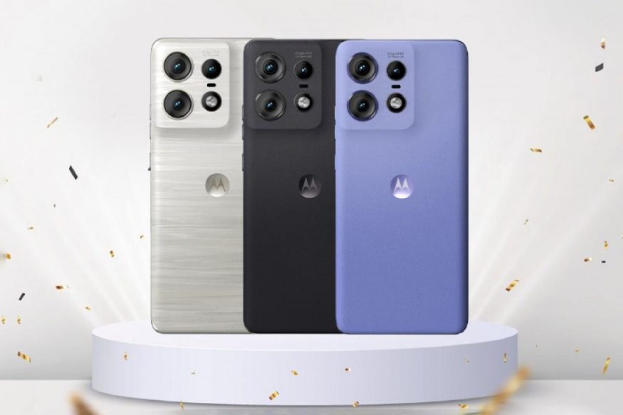 Smartphone Motorola Edge 50 Pro ve všech barvách