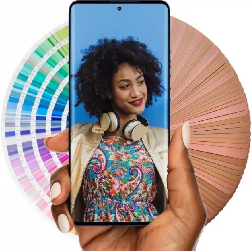 Smartphone Motorola Edge 50 Pro: barevné spektrum Pantone