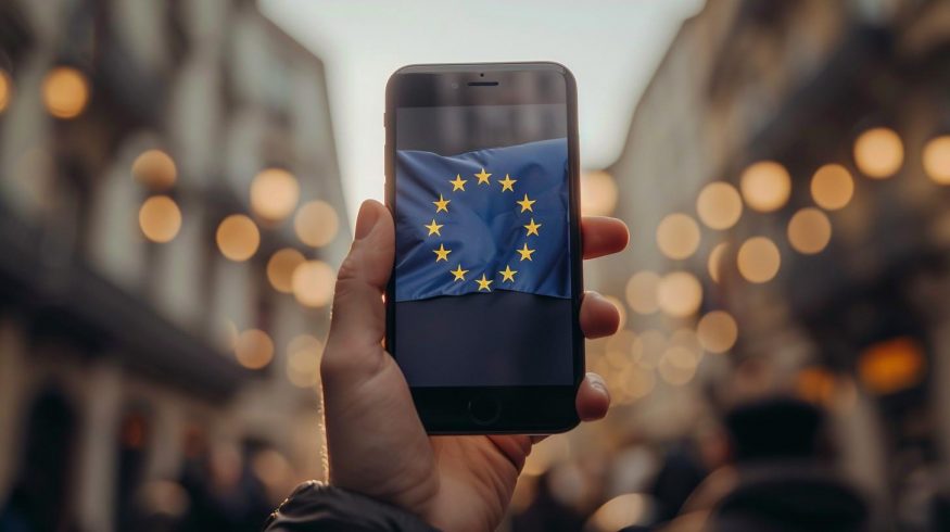 Vlajka Evropské unie na displeji telefonu (ilustrační obrázek) Vlajka Evropské unie na displeji telefonu (ilustrační obrázek)