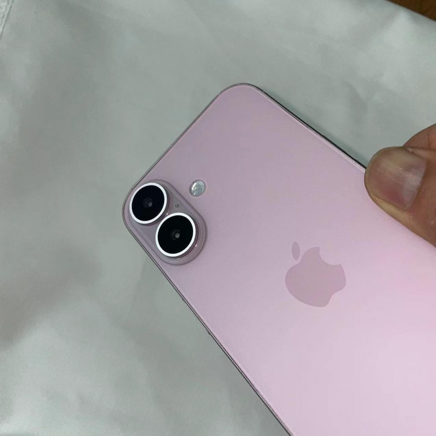 Maketa telefonu iPhone 16 Maketa telefonu iPhone 16