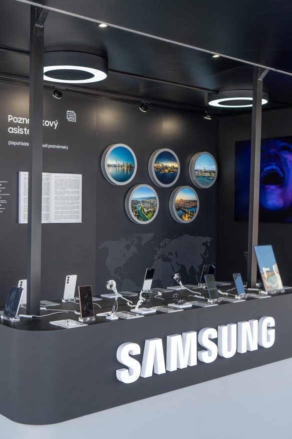 Galaxy AI Van 4