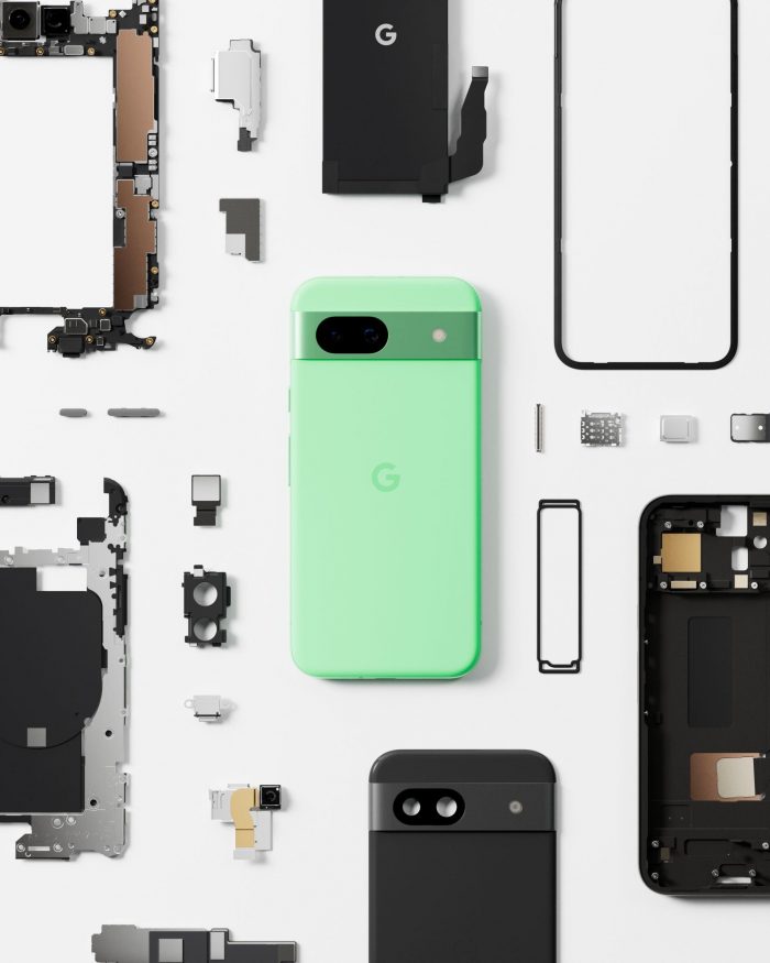 Pixel 8a v rozebraném stavu
