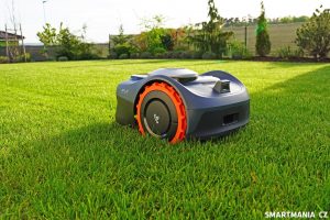 Sekání trávníku se sekačkou Segway Navimow i108e