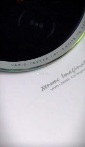 Smartphone Vivo X100s na fotografii