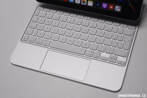 Apple iPad Pro (2024) v pouzdru s klávesnicí
