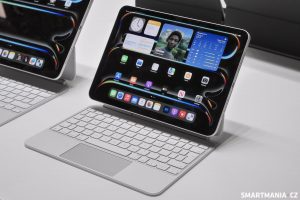 Apple iPad Pro (2024) v pouzdru s klávesnicí