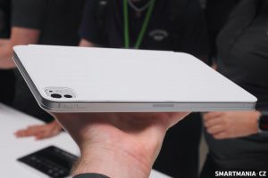 Apple iPad Pro (2024) v pouzdru s klávesnicí