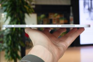Nový iPad Air (2024) zezadu
