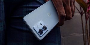 Motorola Moto G84 na tiskovém snímku
